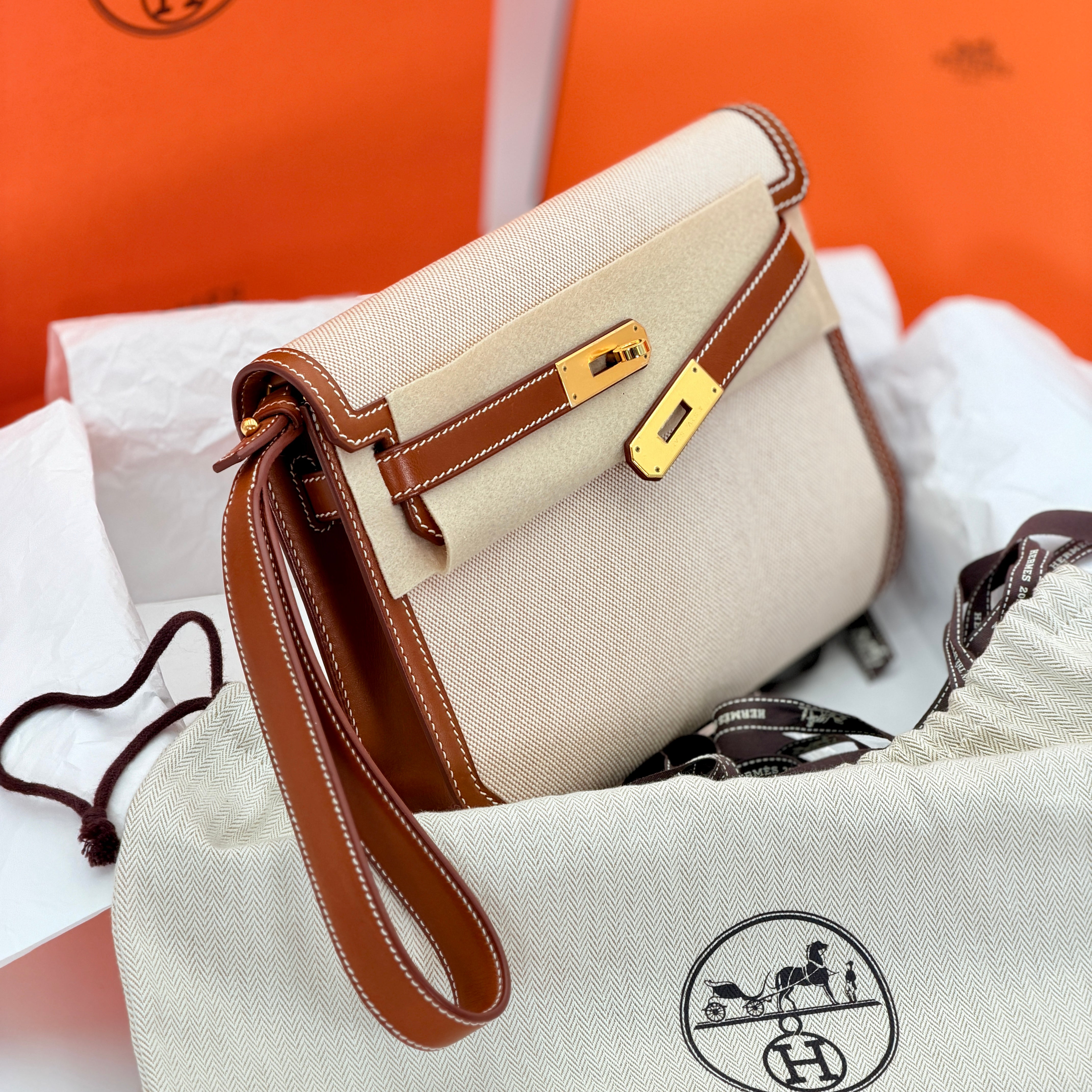 Hermès Kelly Depeches 25 Pouch Barenia Fauve Ecru Beige Toile H GHW (D