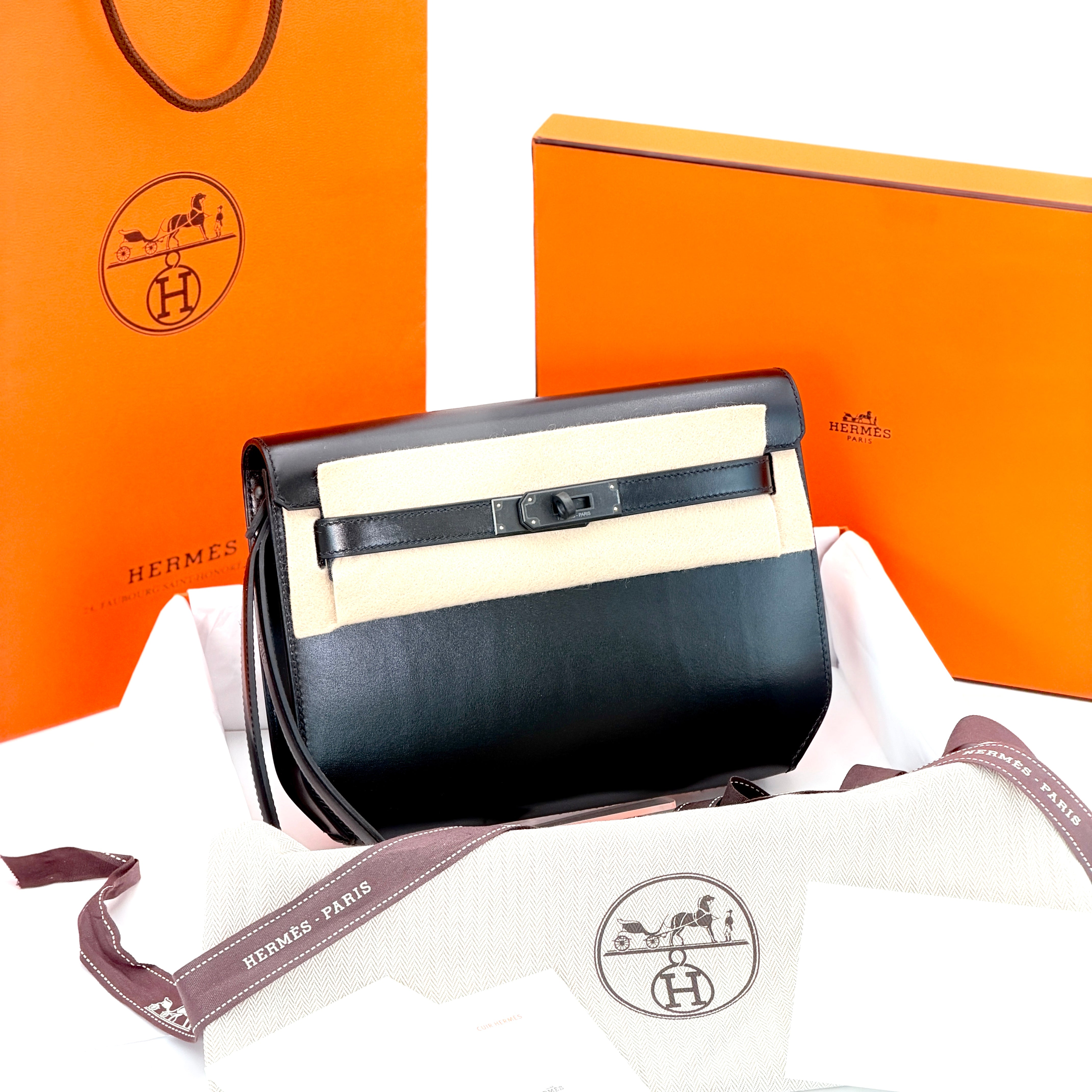 Hermès Kelly Depeches 25 Pouch Black Box Calfskin Black Monochrome PVD (Limited Edition)