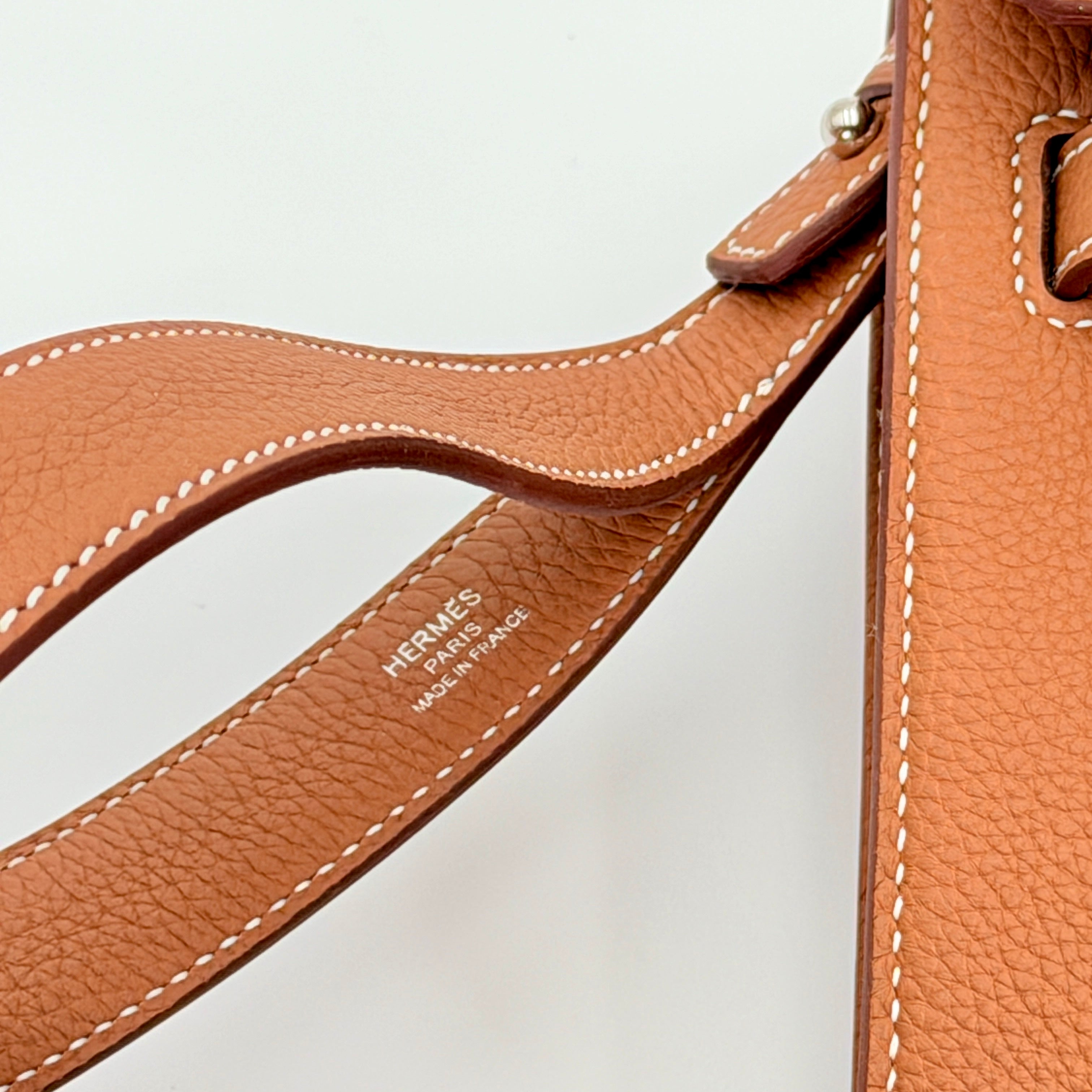 Hermès Kelly Depeches 25 Pouch Togo Gold PHW