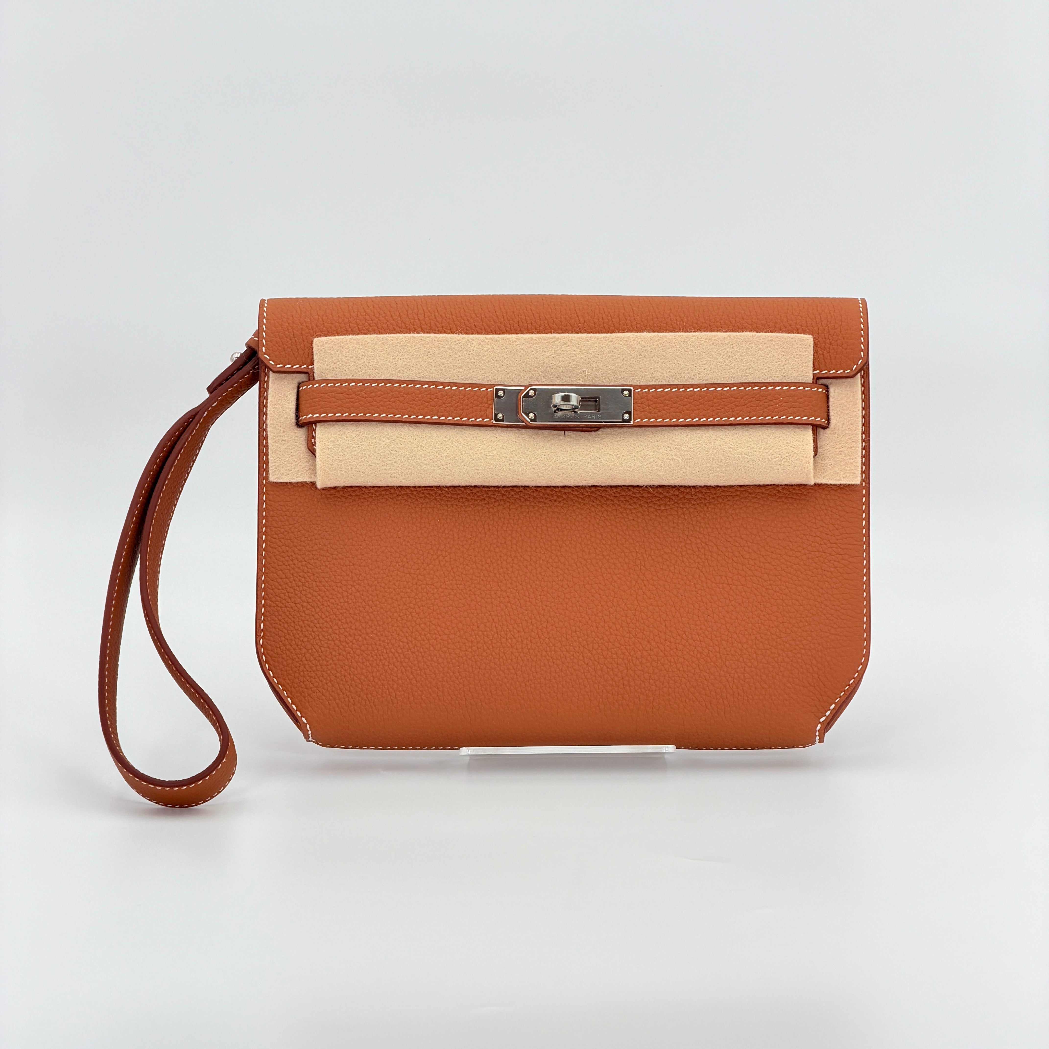 Hermès Kelly Depeches 25 Pouch Togo Gold PHW